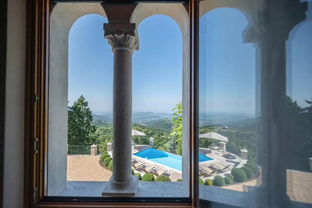 Villa Manerba: Vista Lago E Piscina Privata Spiazzi Di Caprino