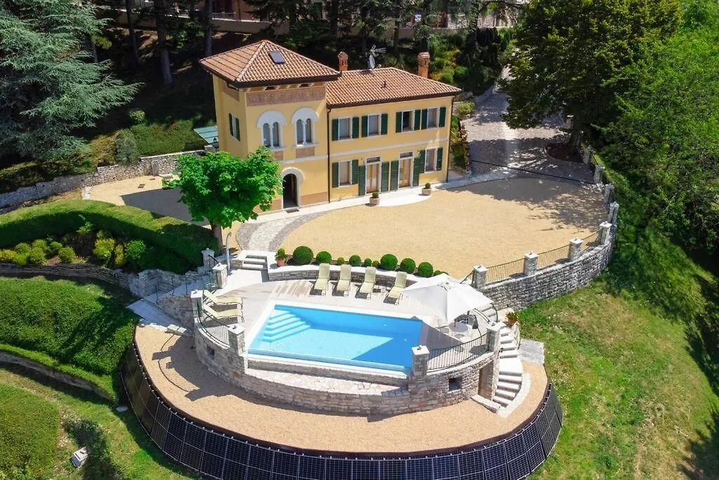 Villa Manerba: Vista Lago E Piscina Privata 스피아찌 디 카프리노
